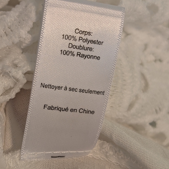 ASTR the label, size S, white lace dress, lined. Very Stylish and Versatile. - Picture 6 of 9